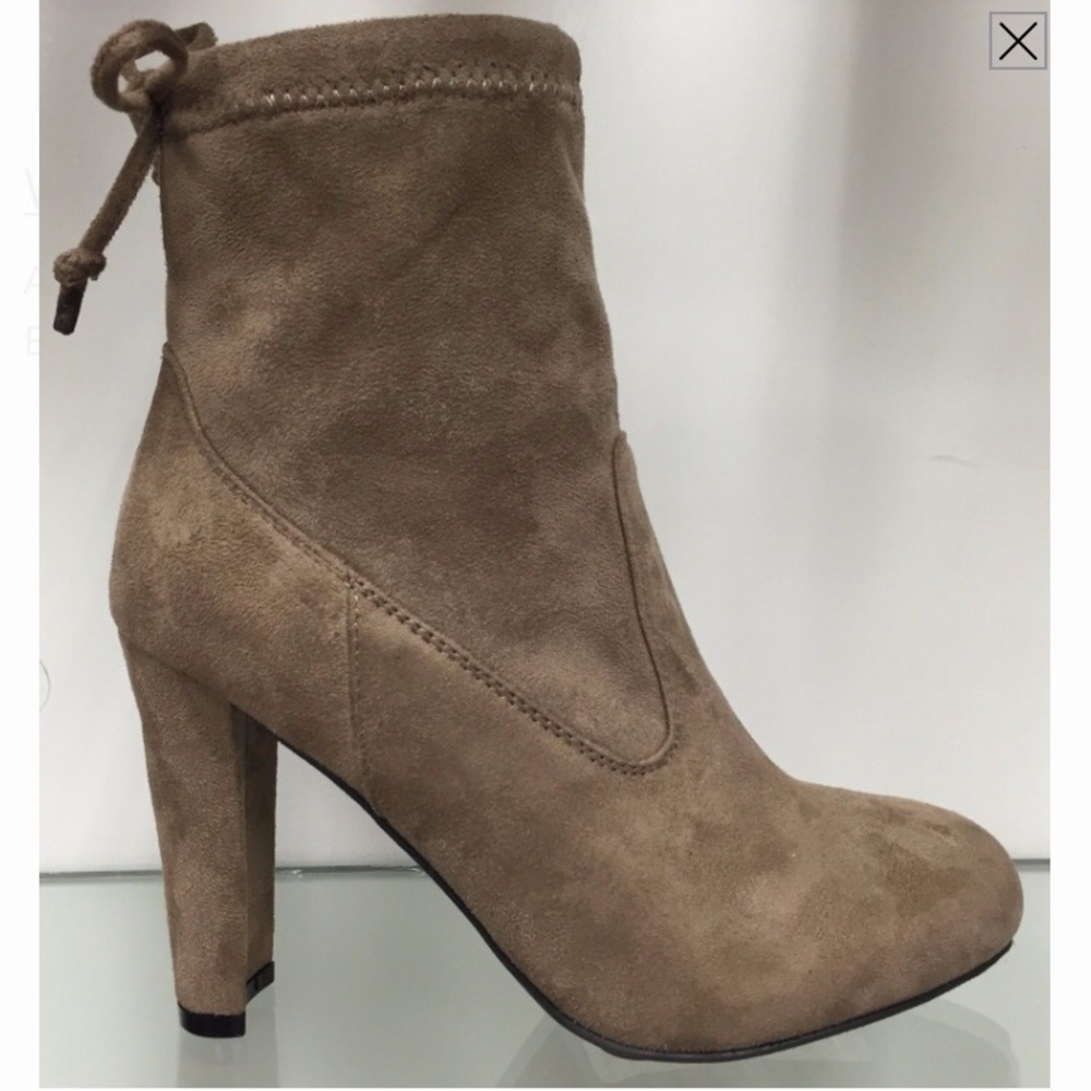 Ankle high tie lace up bootie chunkie heel bootie